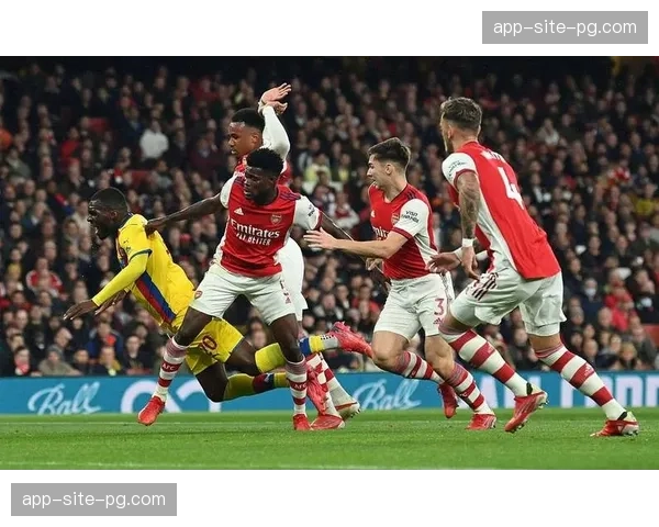 英超中下游球队主场拿分率上升 客场乏力现象依然普遍 英超中下游球队主场拿分率上升 客场乏力现象依然普遍